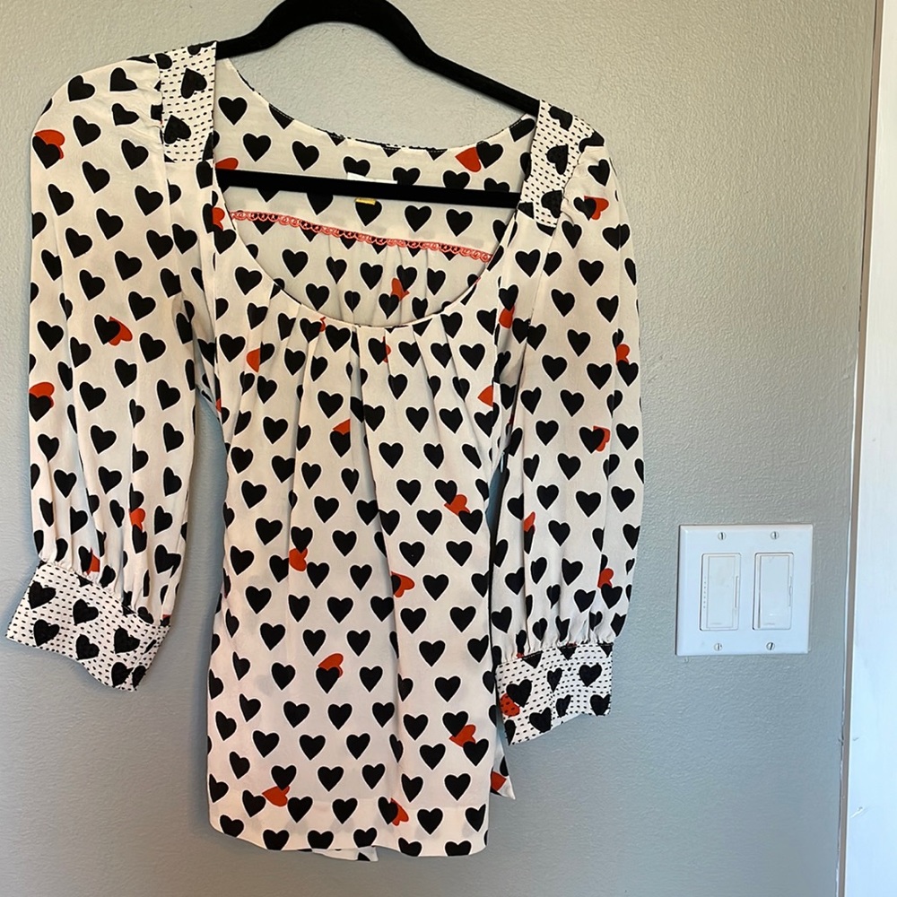3/4 length sleeved blouse with tie at waist, size 4